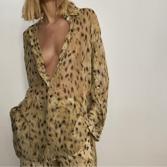 INDEFEIR Studios Cheeta Print Top. New with tags. So sleek! Must have for fall - Picture 1 of 7